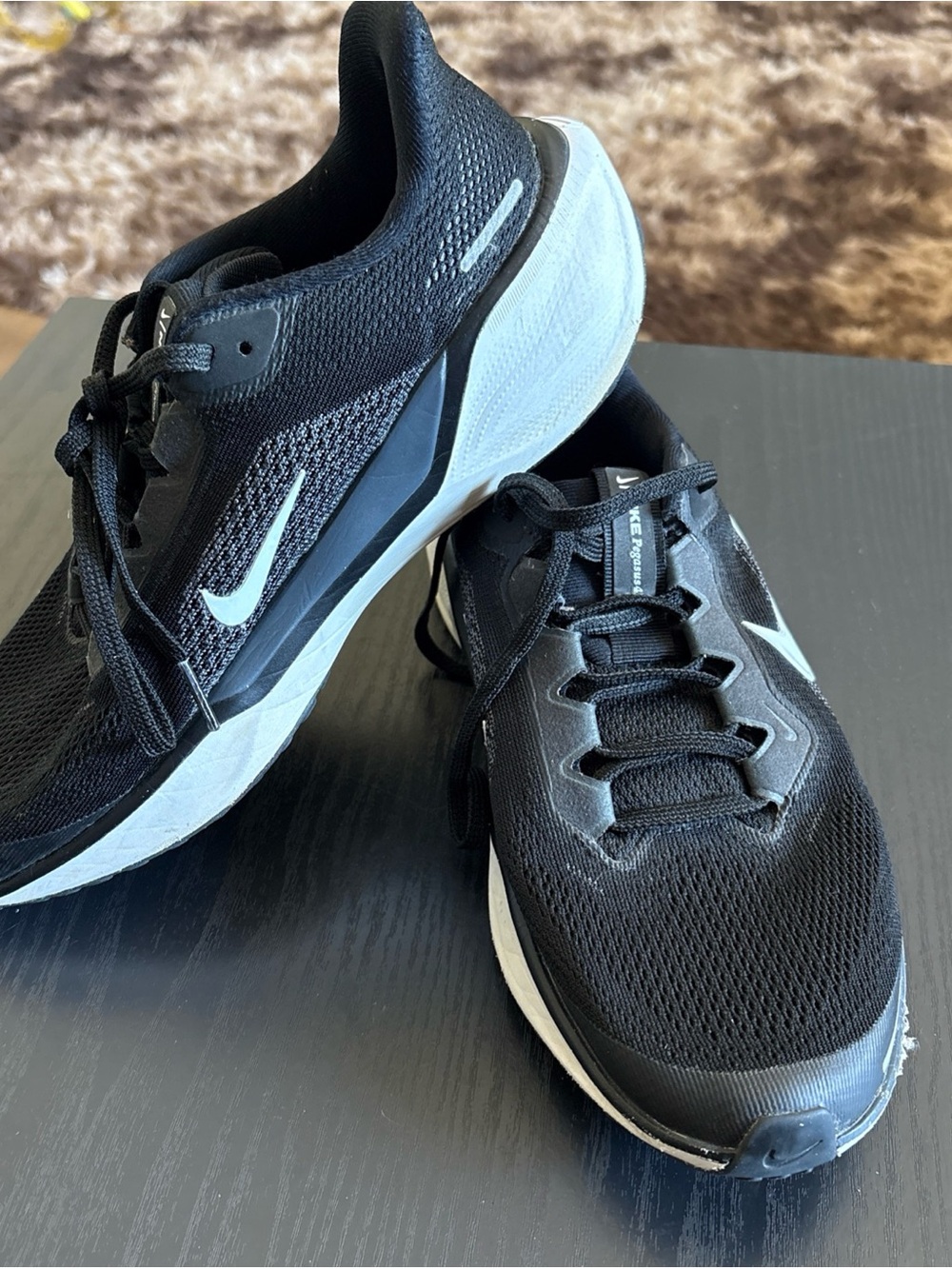 Youth Nike Black and White Running Sneakers 6.5Y Pegasus 41